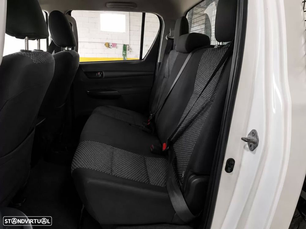 Toyota Hilux 2.4 D-4D 4WD CD CM - 7
