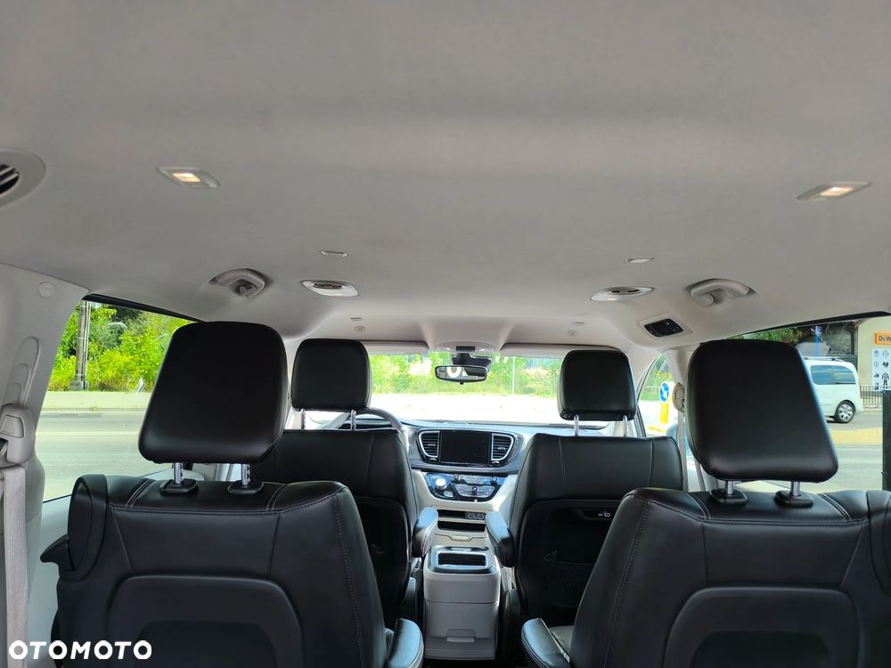 Chrysler Pacifica - 27