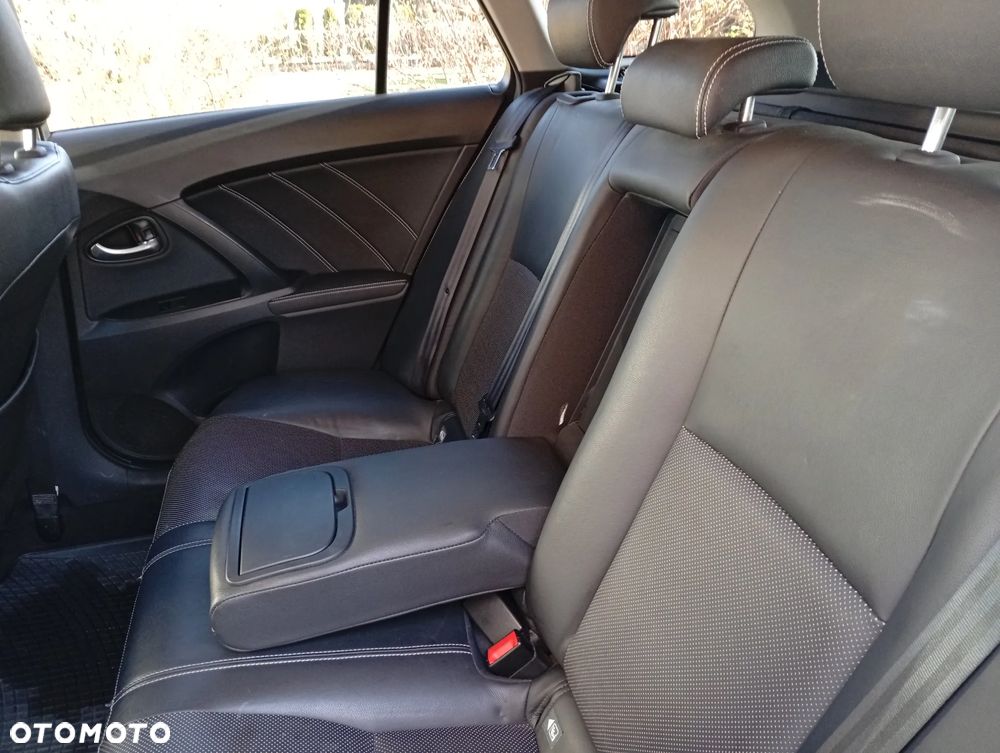 Toyota Avensis 2.0 D-4D Prestige - 8