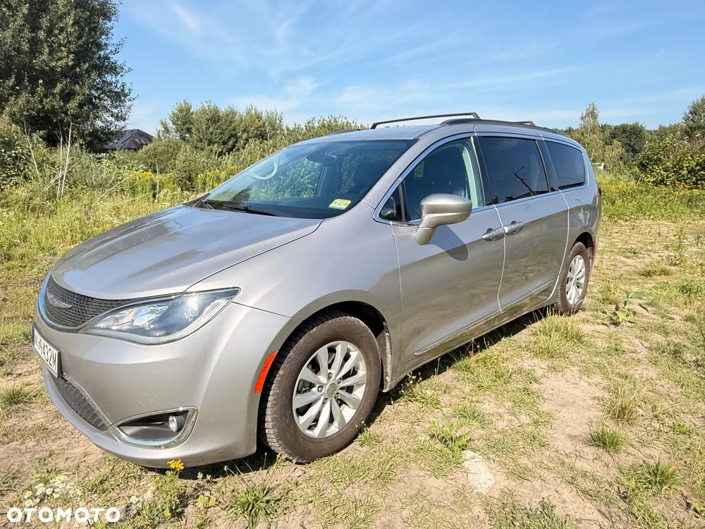 Chrysler Pacifica - 1