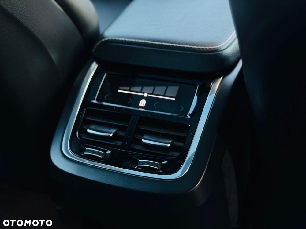 Volvo XC 60 B4 D AWD Geartronic RDesign - 17