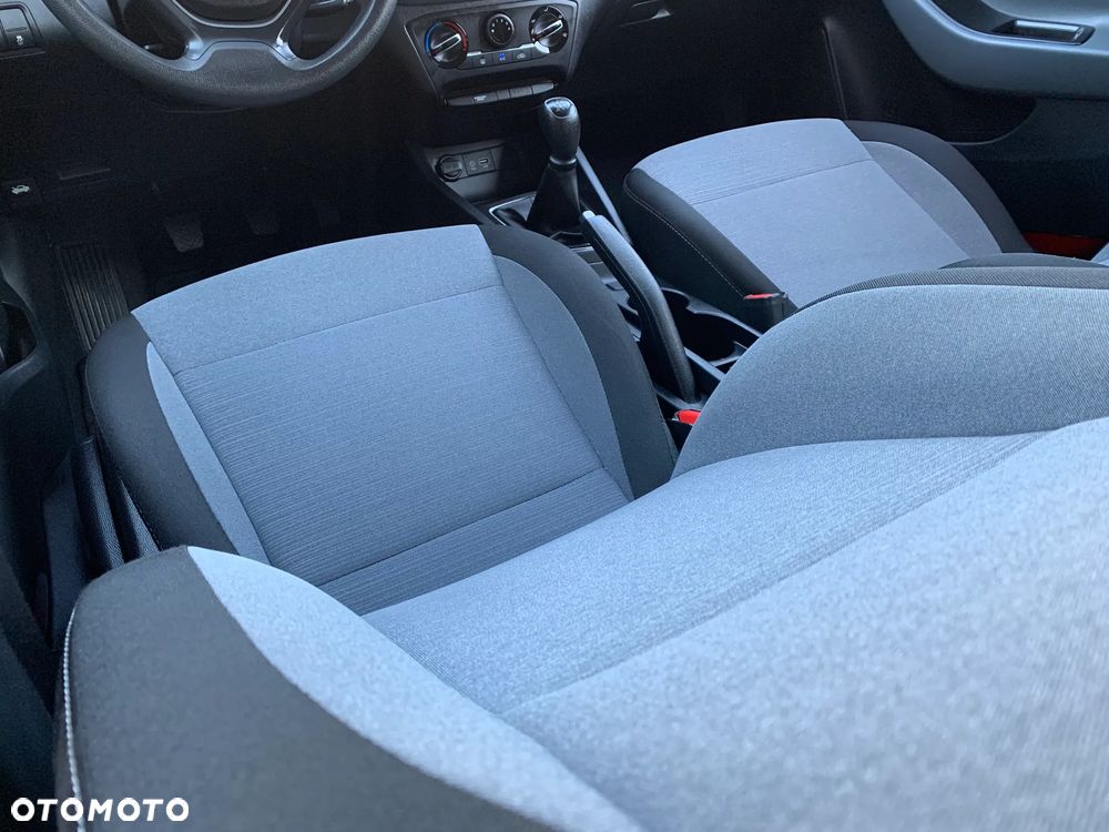 Hyundai i20 1.2 Fifa World Cup Edition - 29