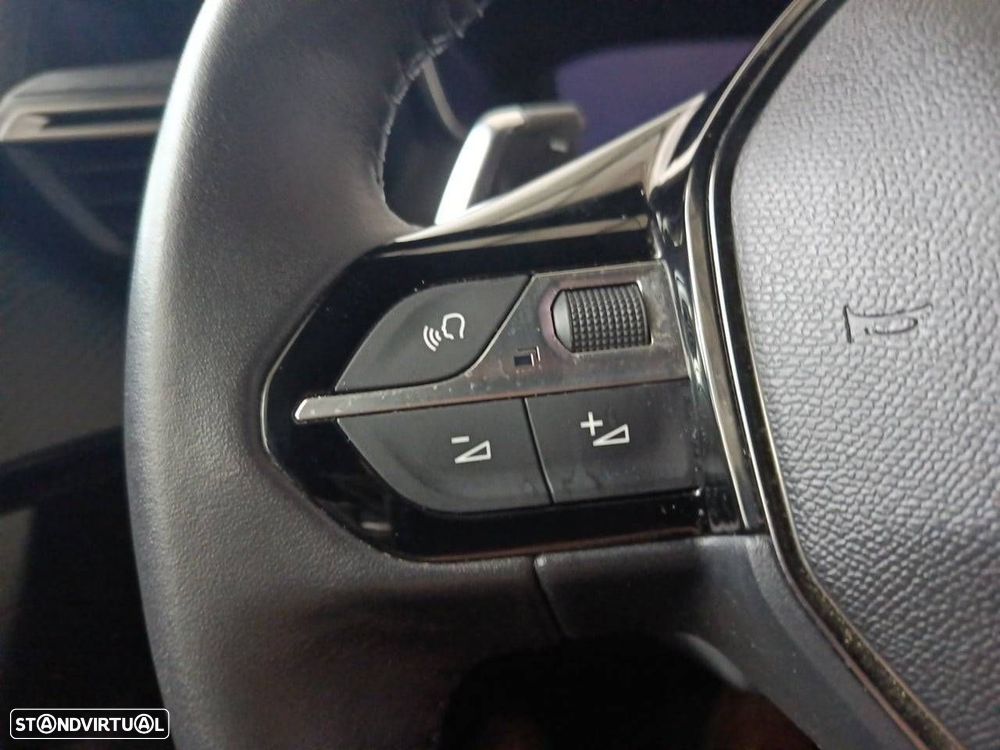Peugeot 2008 1.2 Hybrid Allure e-DCS6 - 16