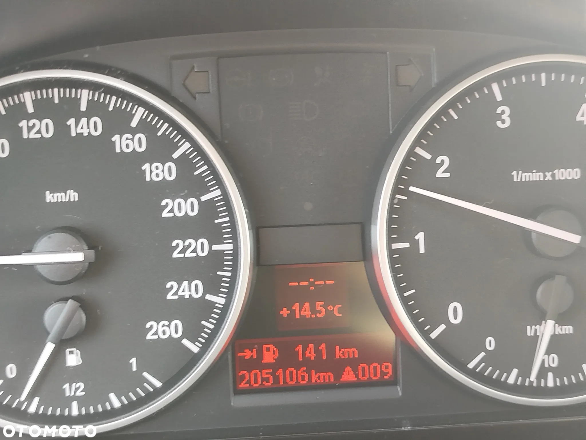 BMW Seria 3 318i - 11