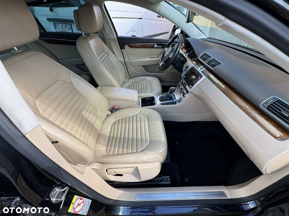 Volkswagen Passat - 24