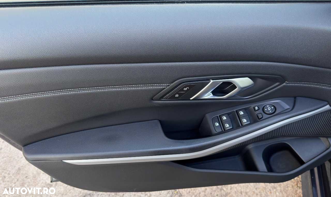 BMW Seria 3 318i AT - 14