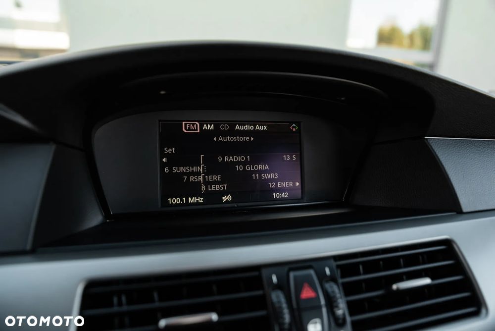 BMW Seria 5 525xi - 29