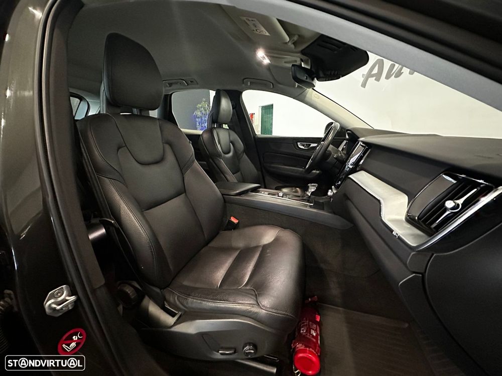 Volvo XC 60 2.0 D4 Momentum AWD Geartronic - 29