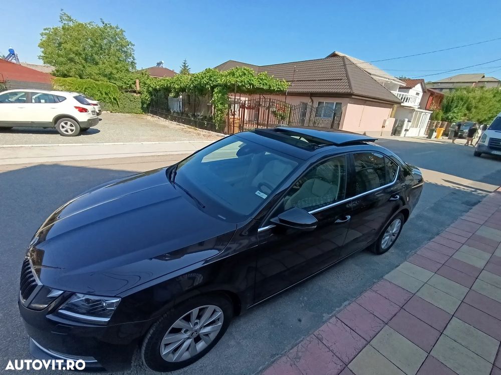 Skoda Octavia 1.6 TDI DSG Style - 2