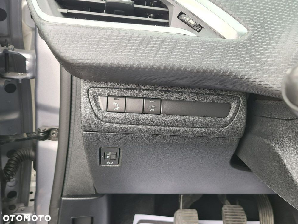 Peugeot 2008 1.2 Pure Tech GPF Allure S&S - 18