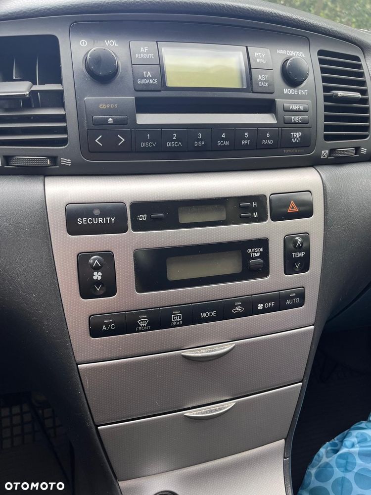 Toyota Corolla 1.6 VVT-i Sol (air6) - 4