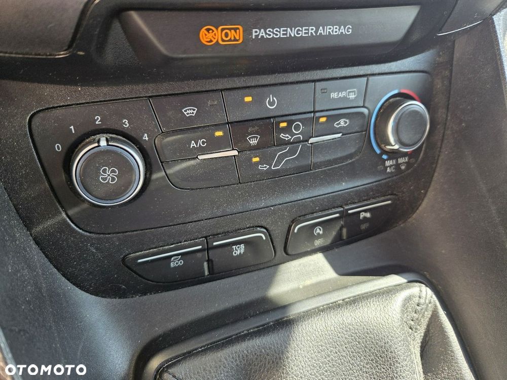 Ford Transit Connect - 11
