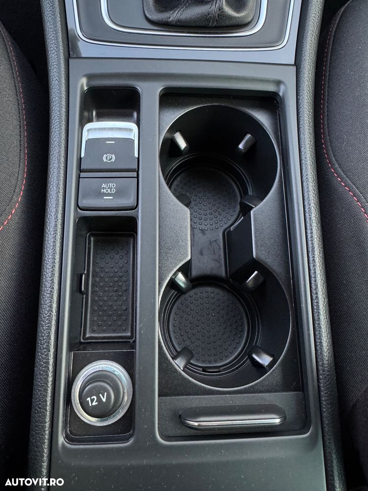 Volkswagen Golf 1.6 TDI DSG Sound - 23