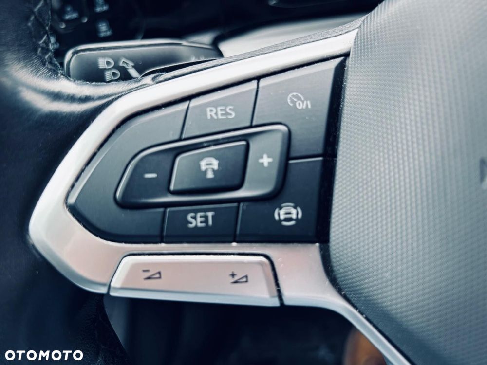 Volkswagen Golf - 24