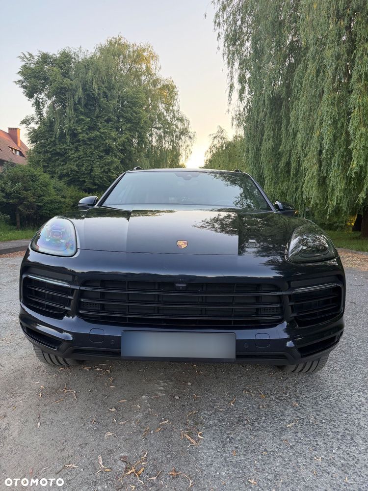 Porsche Cayenne - 1