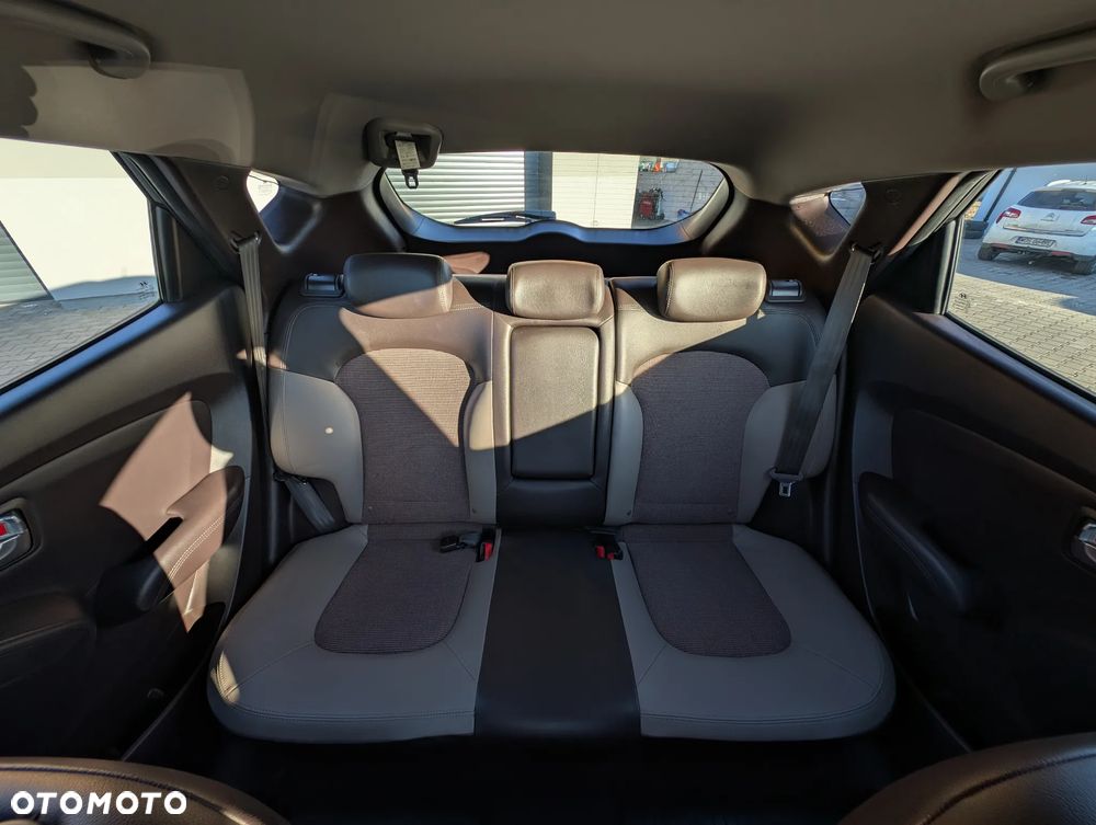 Hyundai ix35 1.7 CRDi 2WD blue Style - 39