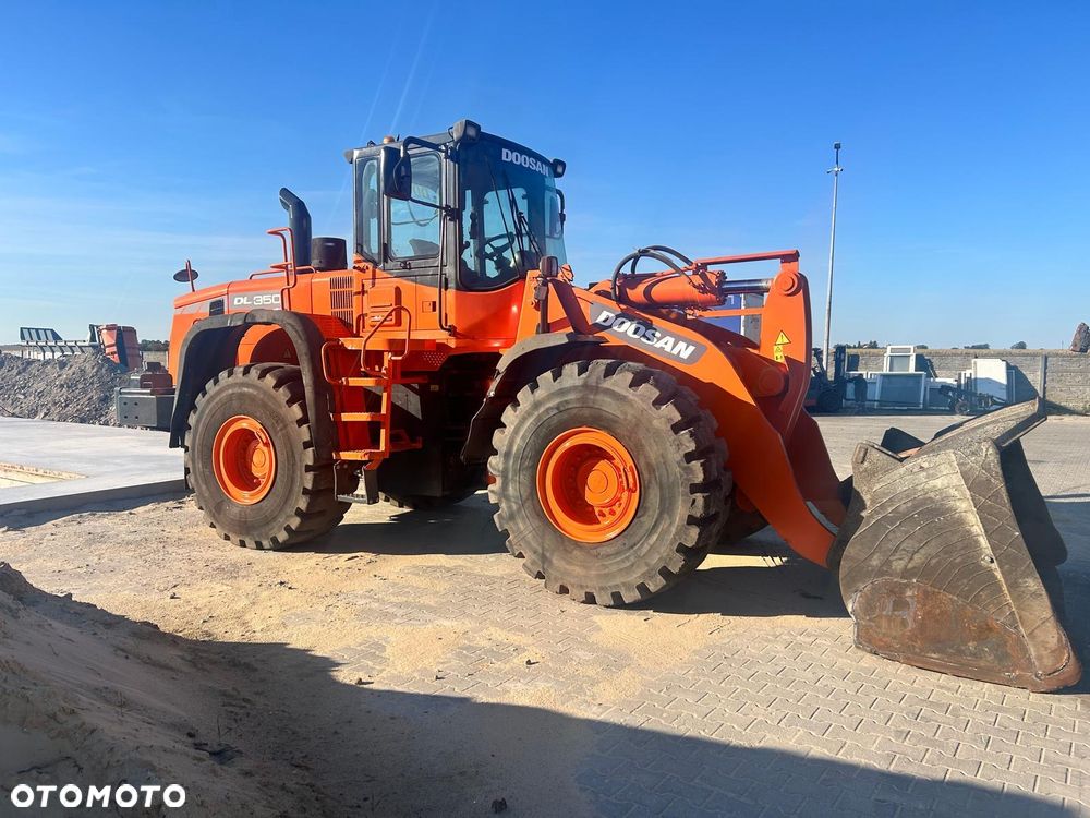Doosan DL350 - 1