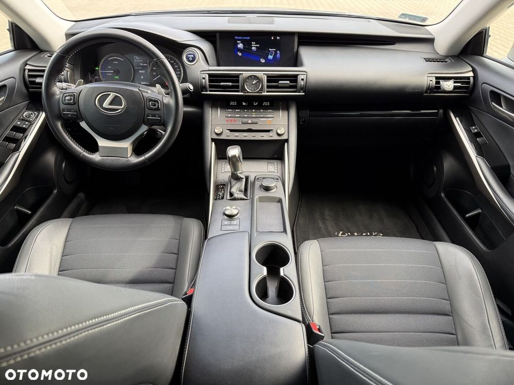 Lexus IS - 17