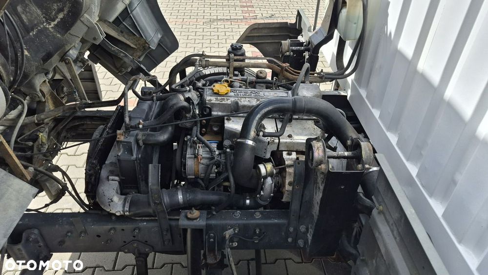 Nissan Atleon - 25