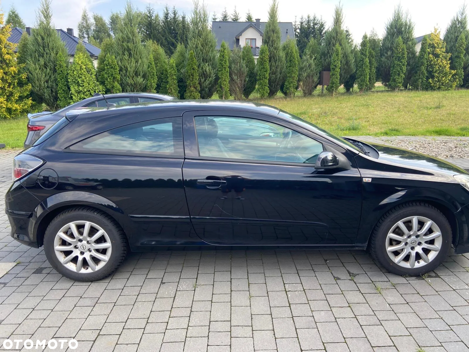 Opel Astra GTC 1.6 - 9
