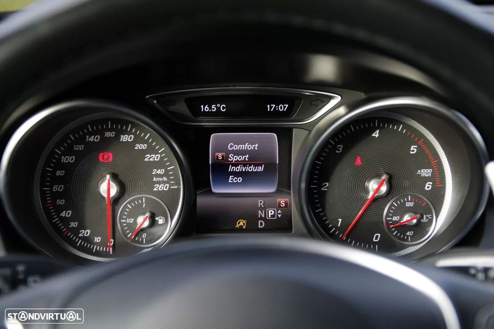 Mercedes-Benz CLA 200 d Shooting Brake AMG Line Aut. - 30