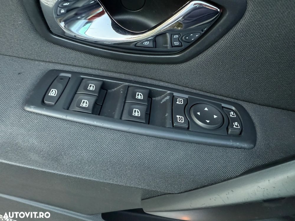 Renault Megane ENERGY dCi 110 Start & Stop Bose Edition - 17