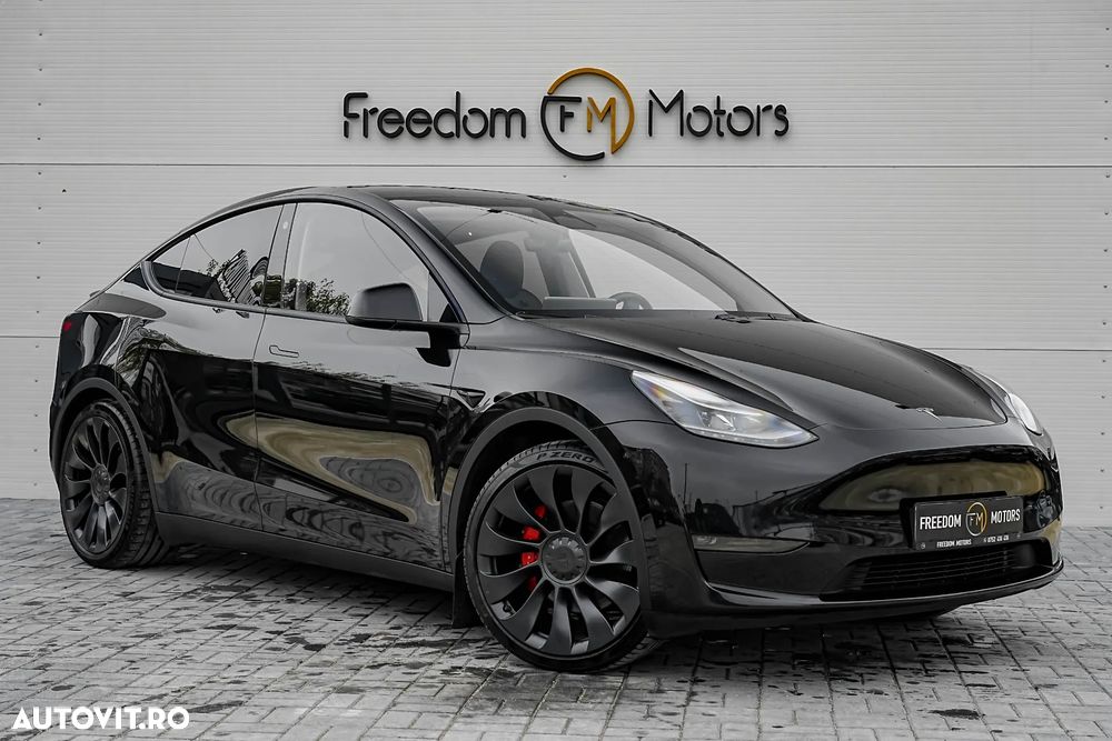 Tesla Model Y - 4