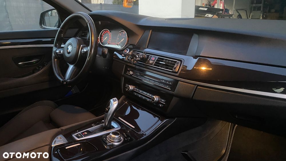 BMW Seria 5 520d Sport-Aut - 3