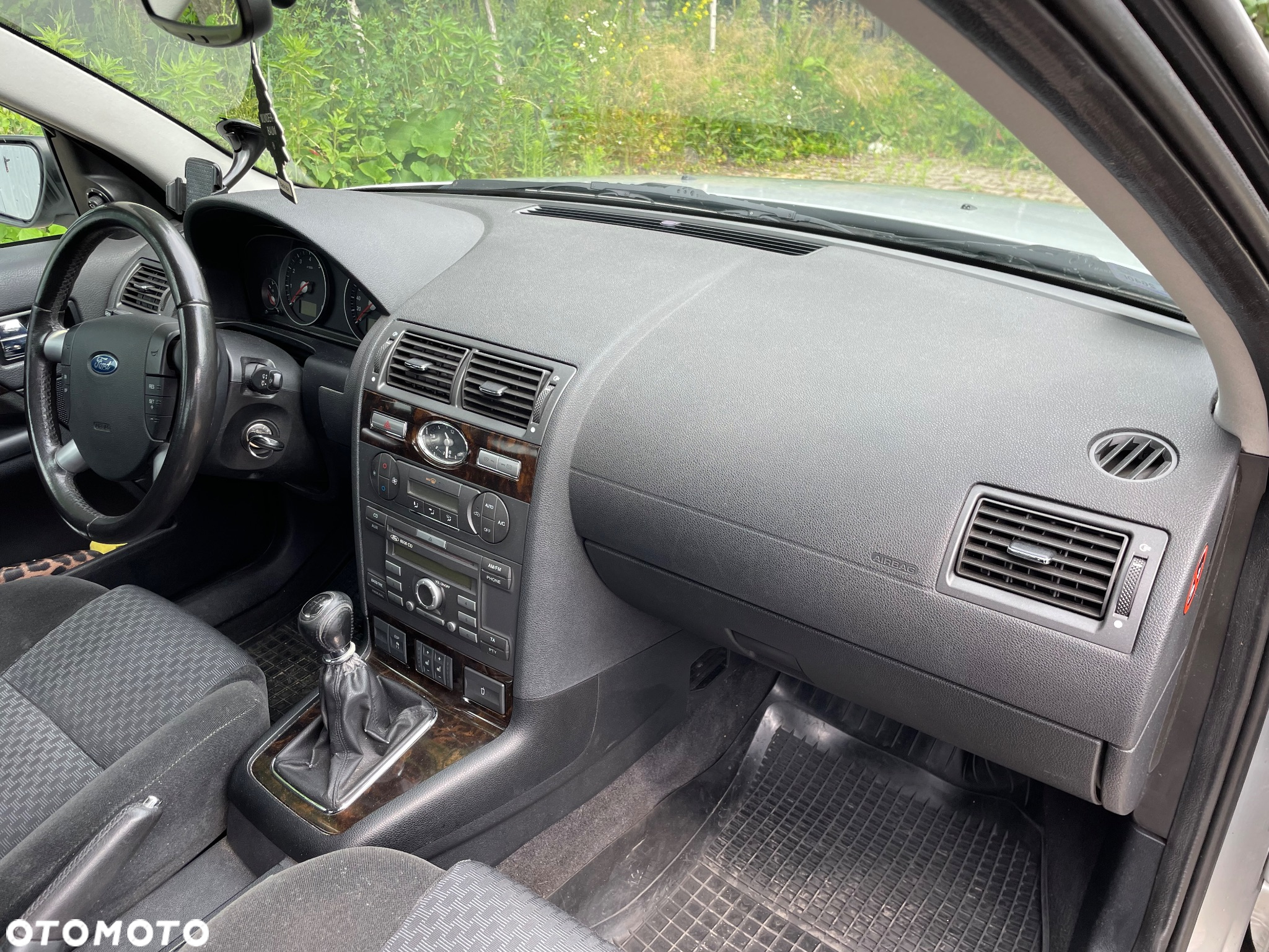 Ford Mondeo 1.8 Ghia - 18
