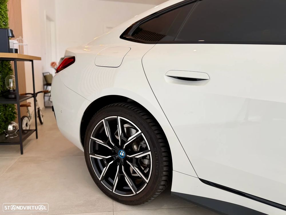 BMW i4 eDrive40 Gran Coupe M Sport - 16