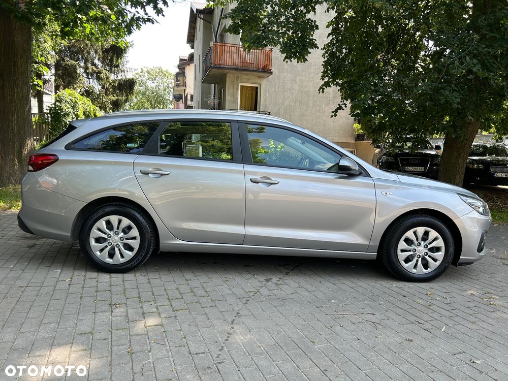Hyundai i30 1.5 DPI Classic + - 9