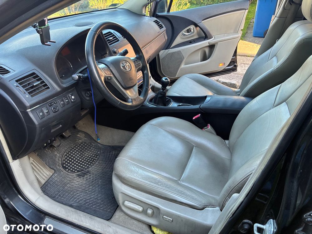 Toyota Avensis - 19