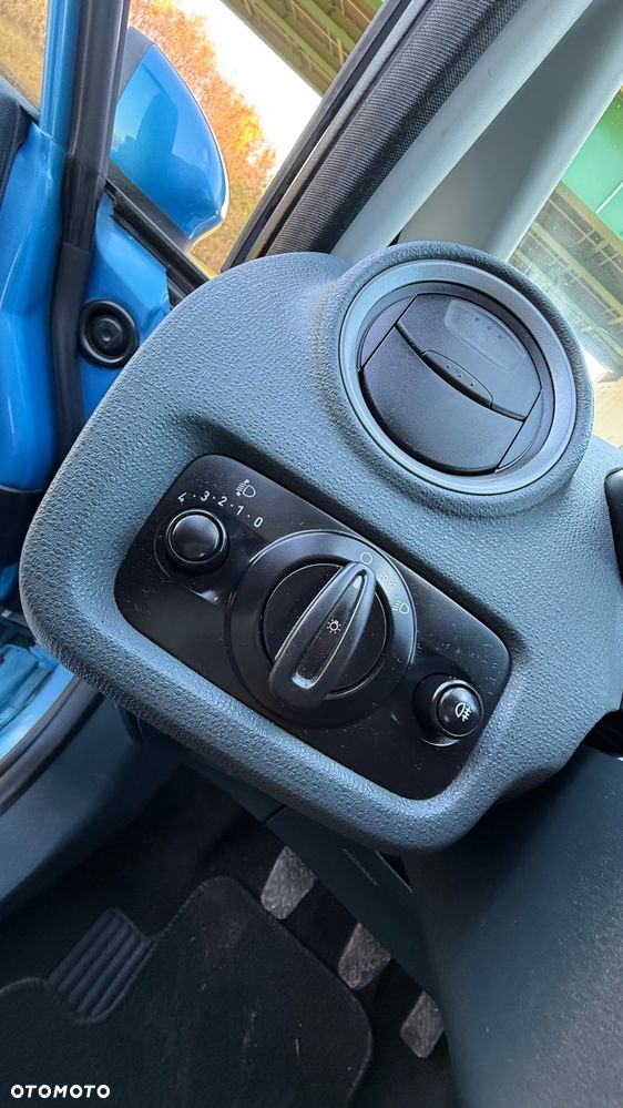 Ford Fiesta 1.25 Ambiente - 24