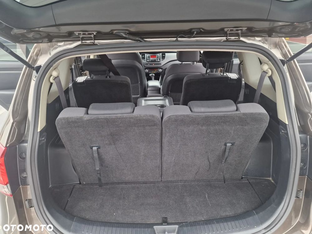 Kia Carens - 15