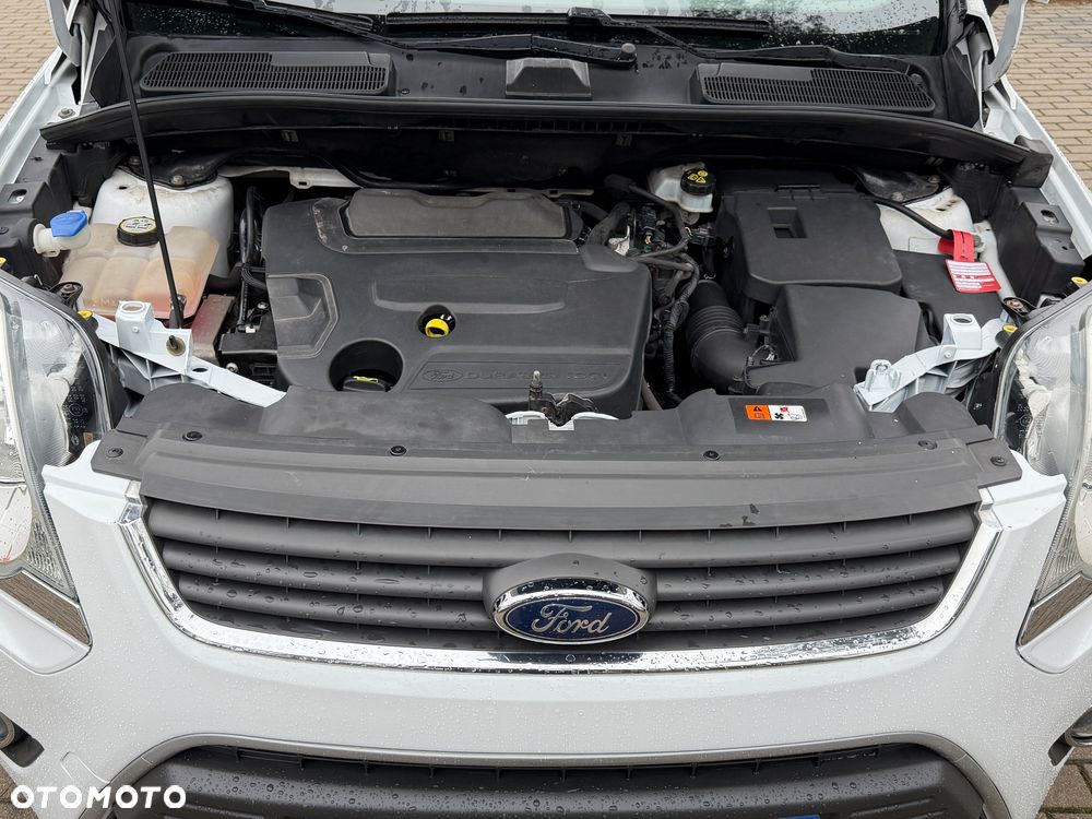 Ford Kuga 2.0 TDCi 2x4 Titanium - 34