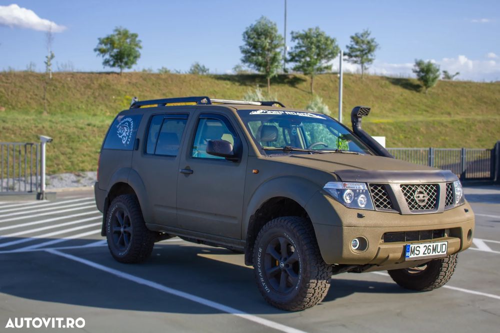 Nissan Pathfinder - 3