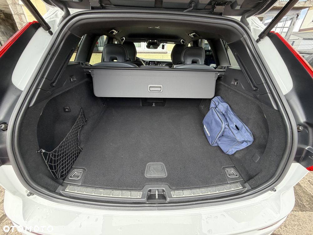 Volvo XC 60 T5 AWD R-Design - 12
