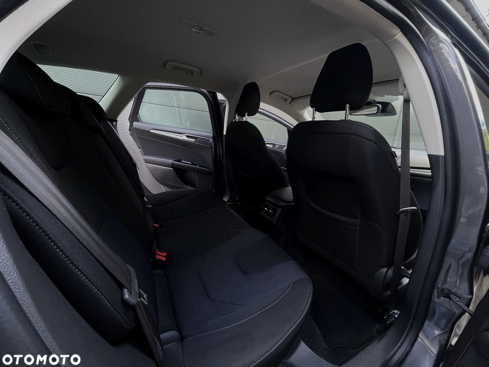 Ford Mondeo 2.0 TDCi Titanium PowerShift - 17
