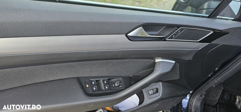Volkswagen Passat 2.0 TDI Comfortline - 9