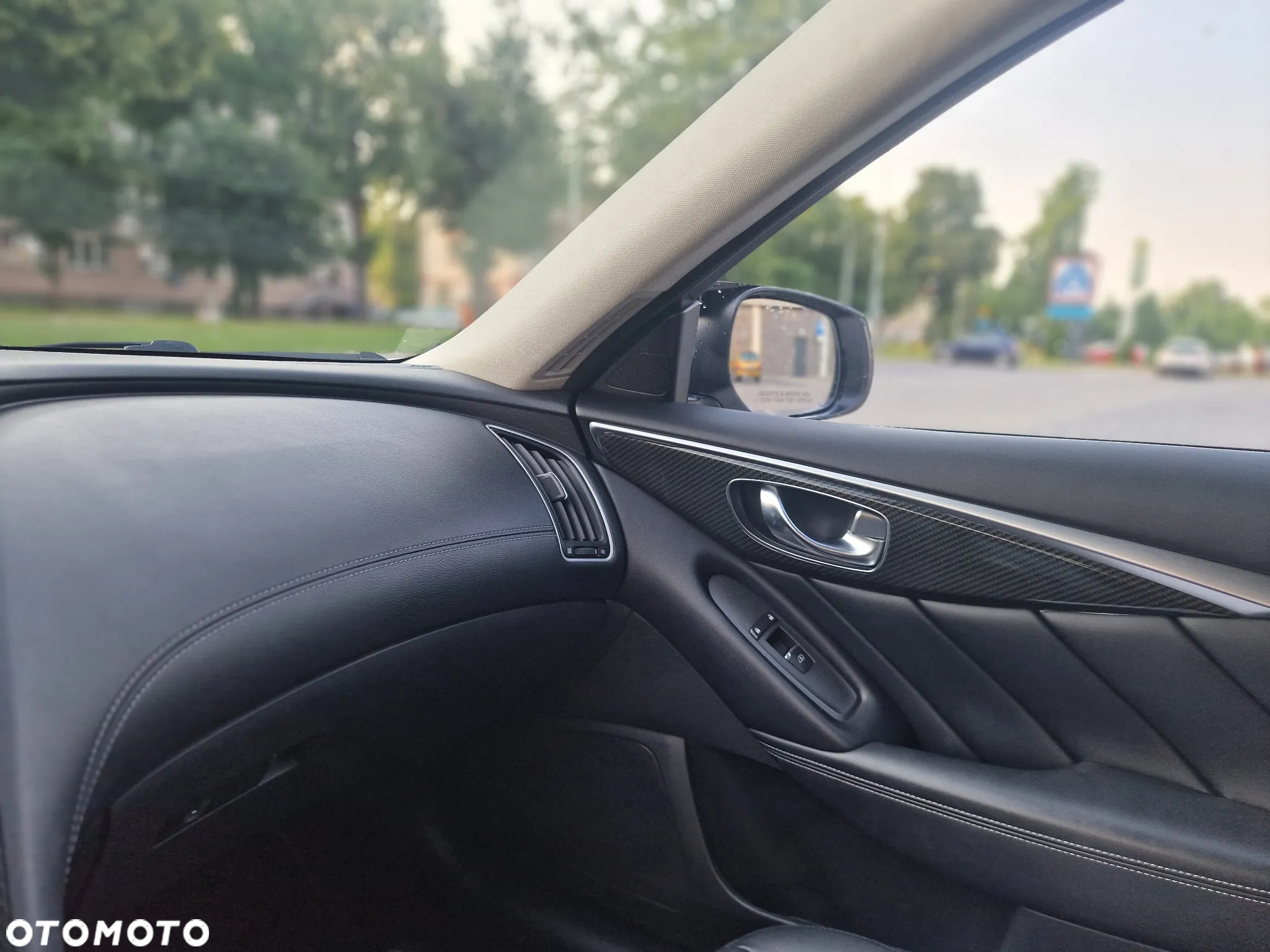 Infiniti Q50 - 30