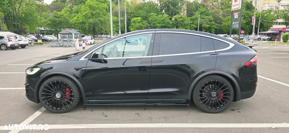 Tesla Model X - 2