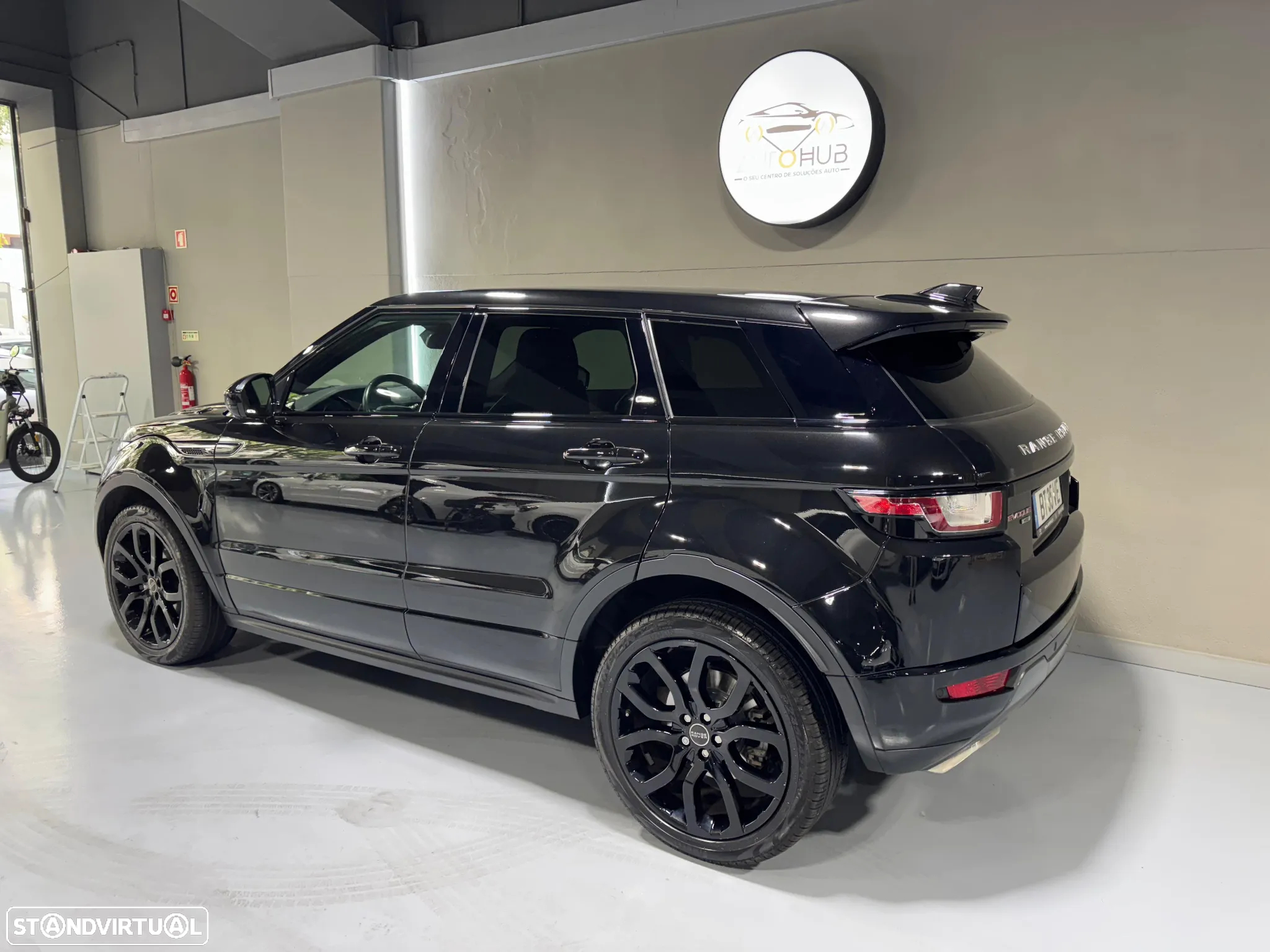 Land Rover Range Rover Evoque 2.0 D180 AWD HSE Auto - 7