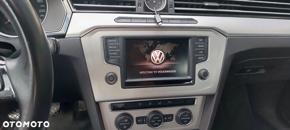 Volkswagen Passat 2.0 TDI BMT Comfortline - 8