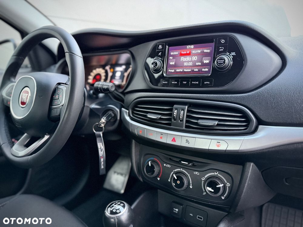 Fiat Tipo 1.4 16V Lounge - 25