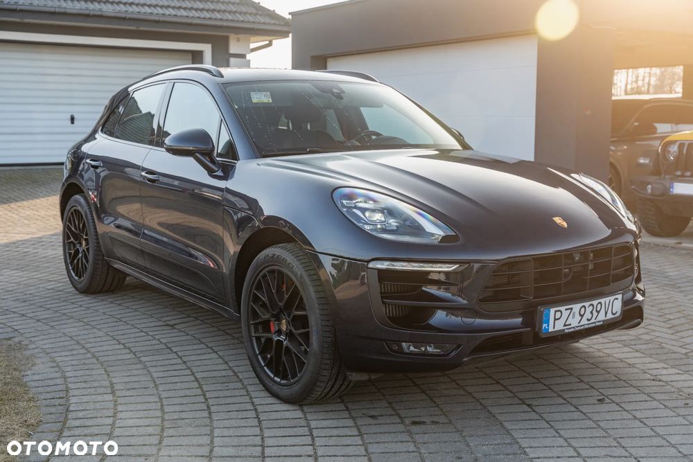 Porsche Macan - 1