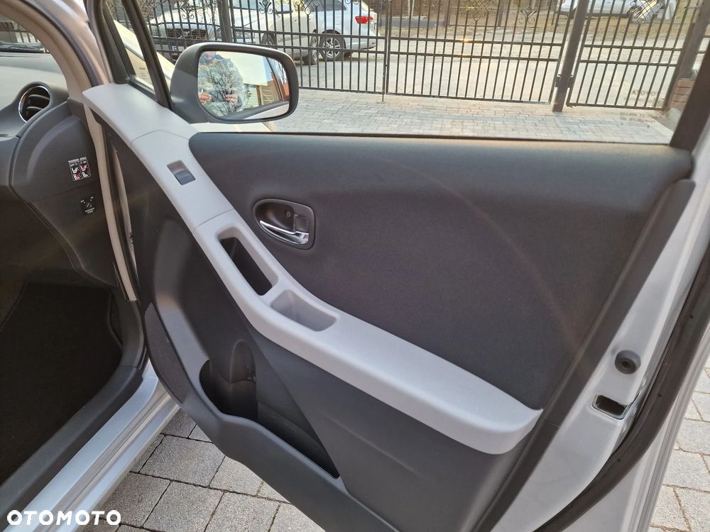 Toyota Yaris 1.33 Luna - 28