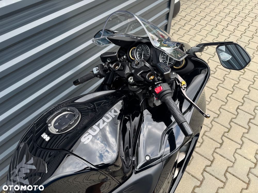 Suzuki GSX - 10
