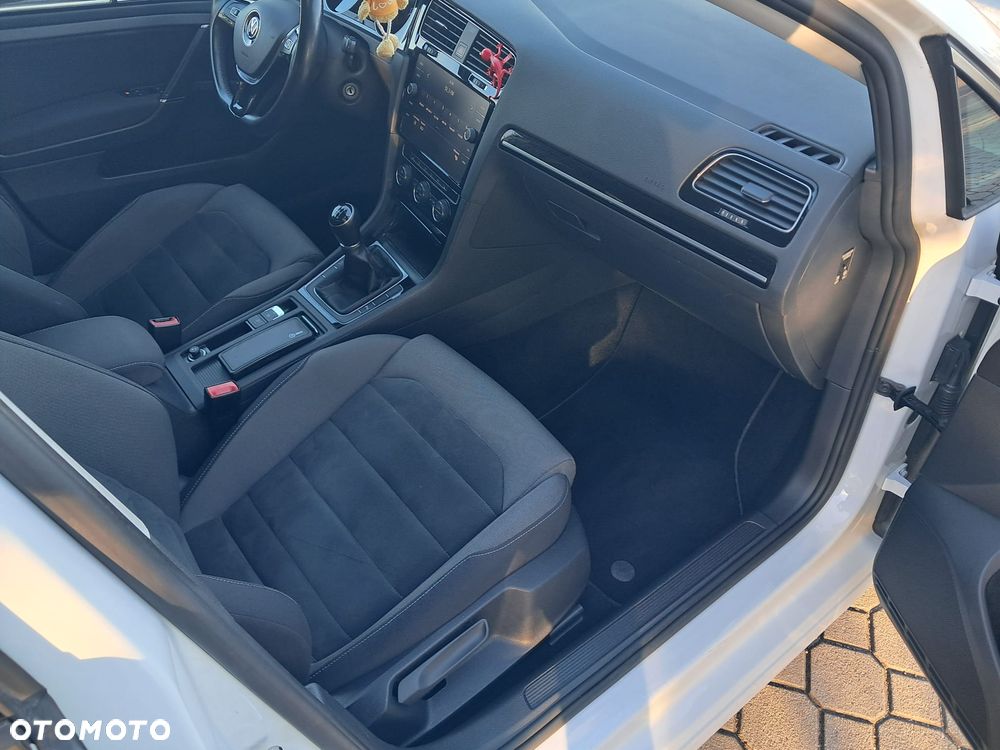 Volkswagen Golf - 15