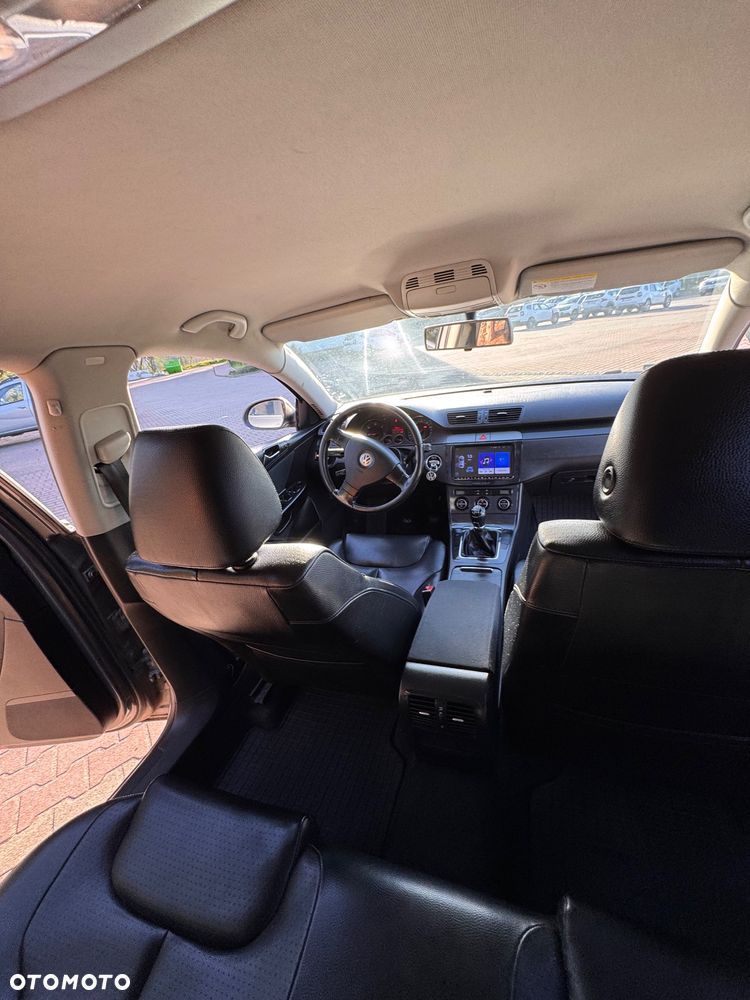 Volkswagen Passat 2.0 TDI Comfortline - 10