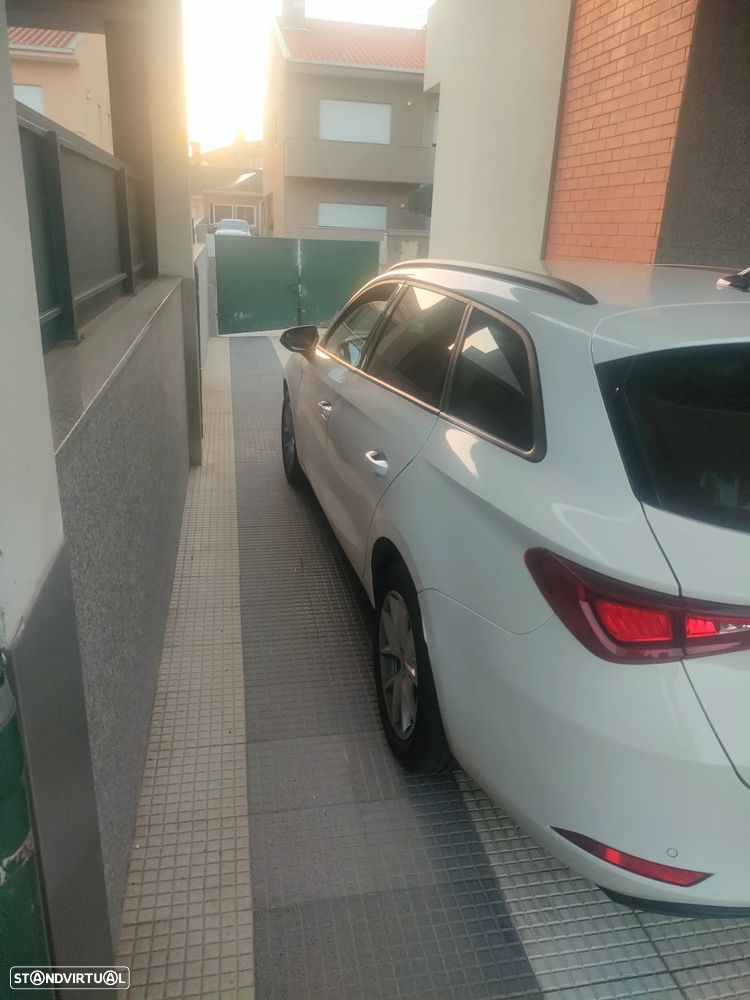 SEAT Leon 2.0 TDI DSG Style - 4